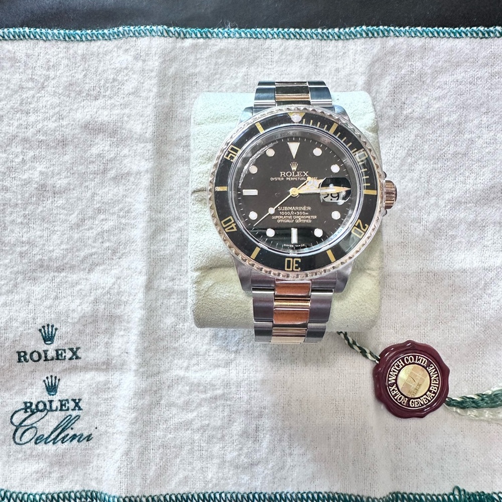2011 Rolex Submariner FLAWLESS condition! Have all tags box and papers.